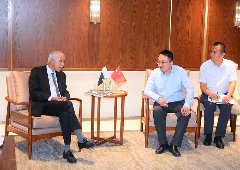 Federal Minister for Board of Investment, Mr. Qaiser Ahmed Sheikh, held a meeting with a high-level delegation of Shandong Hi-Speed Group (SDHS)