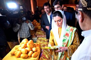 First Lady of Pakistan, Aseefa Bhutto Zardari cuts a ceremonial cake during the Mango Diplomacy Festival 2026 Sindh. Chief Minister Syed Murad Ali Shah along with diplomats also present on the occasion organised by the Foreign Affairs Liaison office (FALO) at a local hotel.