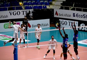 Pakistan and Sri Lanka players battle at the net during the semifinal of the CAVA Men's Volleyball Championship 2026 at Liaquat Gymnasium, Pakistan Sports Complex, displaying attacking prowess and solid defensive skills in a fiercely contested match
