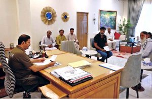 Regional Police Officer Bahawalpur Ghazi Muhammad Salahuddin listens to citizens' complaints and directs the concerned officers to take immediate action during a public complaint hearing