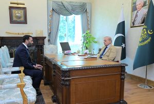 Federal Minister for National Health Services, Regulations and Coordination Syed Mustafa Kamal calls on Prime Minister Muhammad Shehbaz Sharif. APP/ABB