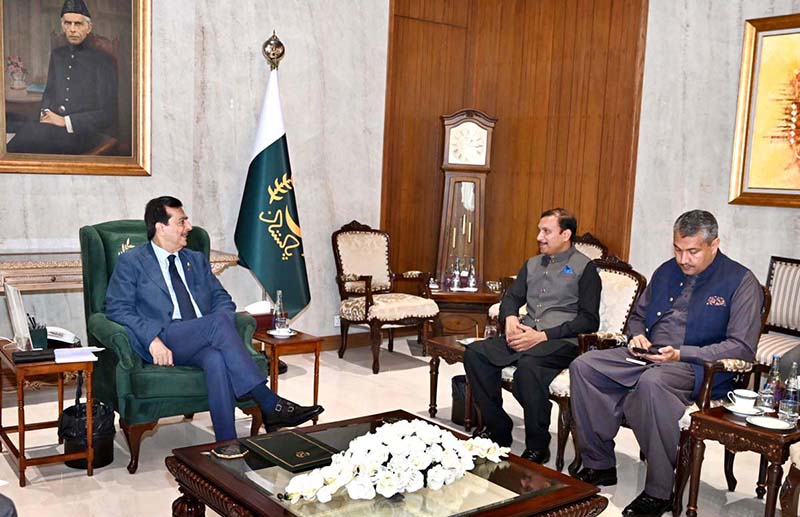 Acting President Syed Yousuf Raza Gilani meets Muhammad Imran Ali, Chairman of Revive Pakistan at Aiwan-e-Sadr