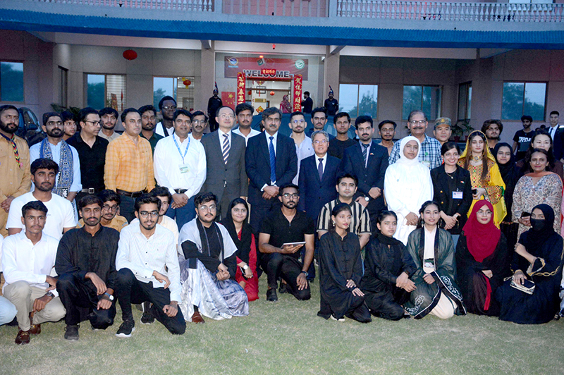Group photo of students of University of Agriculture Faisalabad (UAF) with Chinese Ambassador, Jiang Zaidong during his visit to Confucius Institute University of Agriculture Faisalabad (UAF)
