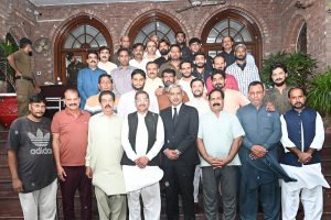 Group photo of Advocate General Punjab Muhammad Amjad Pervez with the staff of the Advocate General's Office on the occasion of his farewell meeting at his office