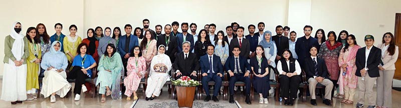 The Hon'ble Chief Justice of Pakistan, Mr. Justice Yahya Afridi, in group photo with delegation of the URAAN Overseas Pakistanis Summer Scholars Programme 2026, a flagship initiative of the Government of Pakistan under the Youth Ki URAAN Programme, at Supreme Court