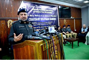 Inspector General of Police Khyber Pakhtunkhwa, Chaudhry Zulfiqar Hameed, addresses the prize distribution ceremony for the Peshawar Press Club's Mega Events Best Print and Electronic Media Coverage Awards at the Peshawar Press Club