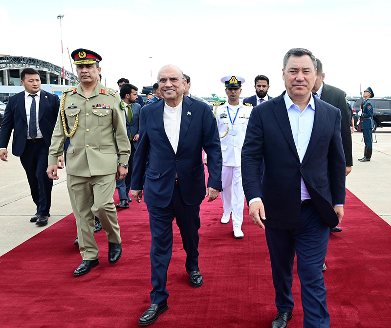 President Asif Ali Zardari being seen off by President of the Kyrgyz Republic Sadyr Japarov at Issyk-Kul International Airport at the conclusion of the latter’s official visit to Cholpon-Ata