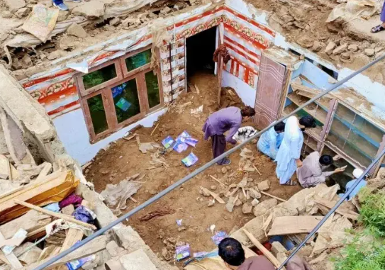 Minor girl dies as mud house wall caves in