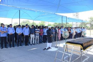 IGP Rizvi pays last respects to Inspector Mukhtar Ahmed, assures support to bereaved family