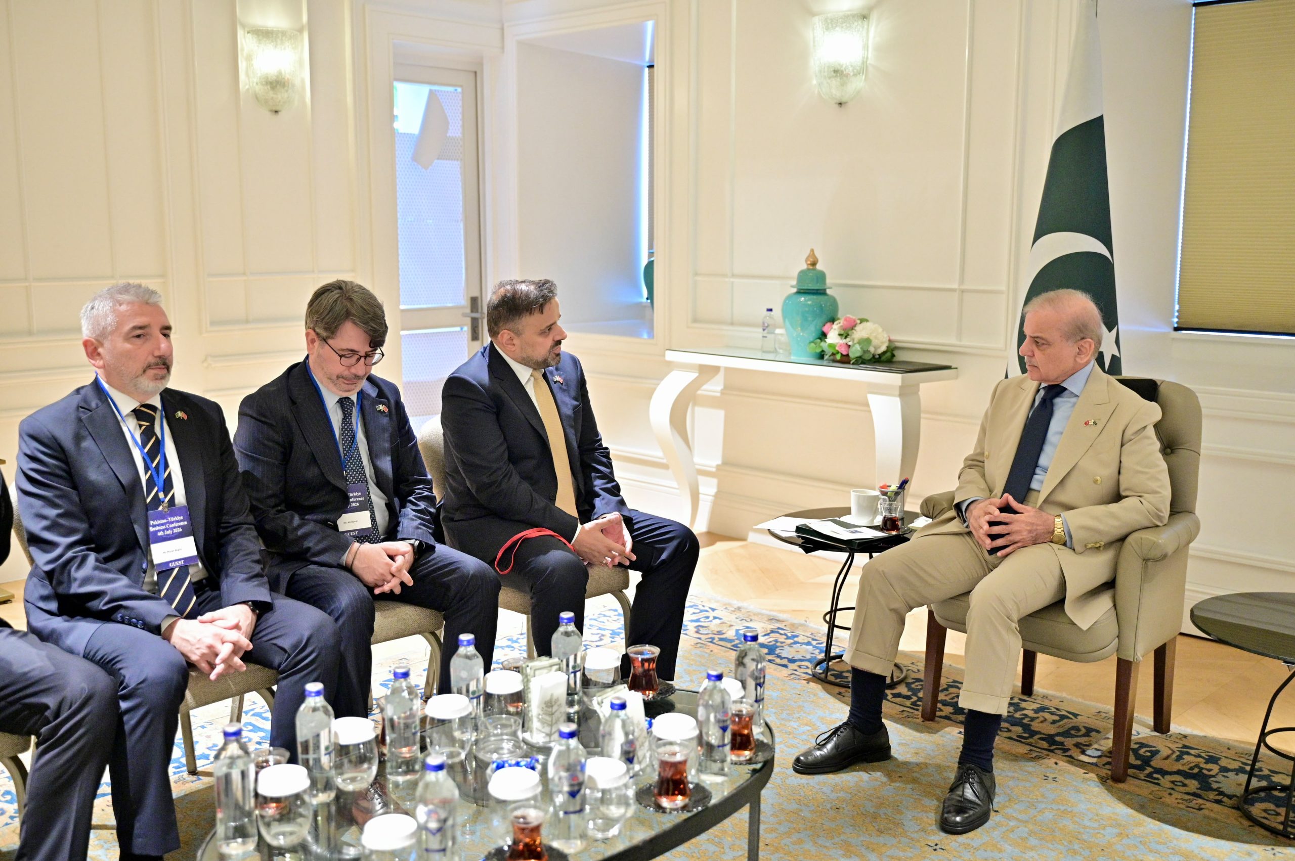 PM reaffirms Govt’s commitment to maintaining transparent, investment friendly business environment