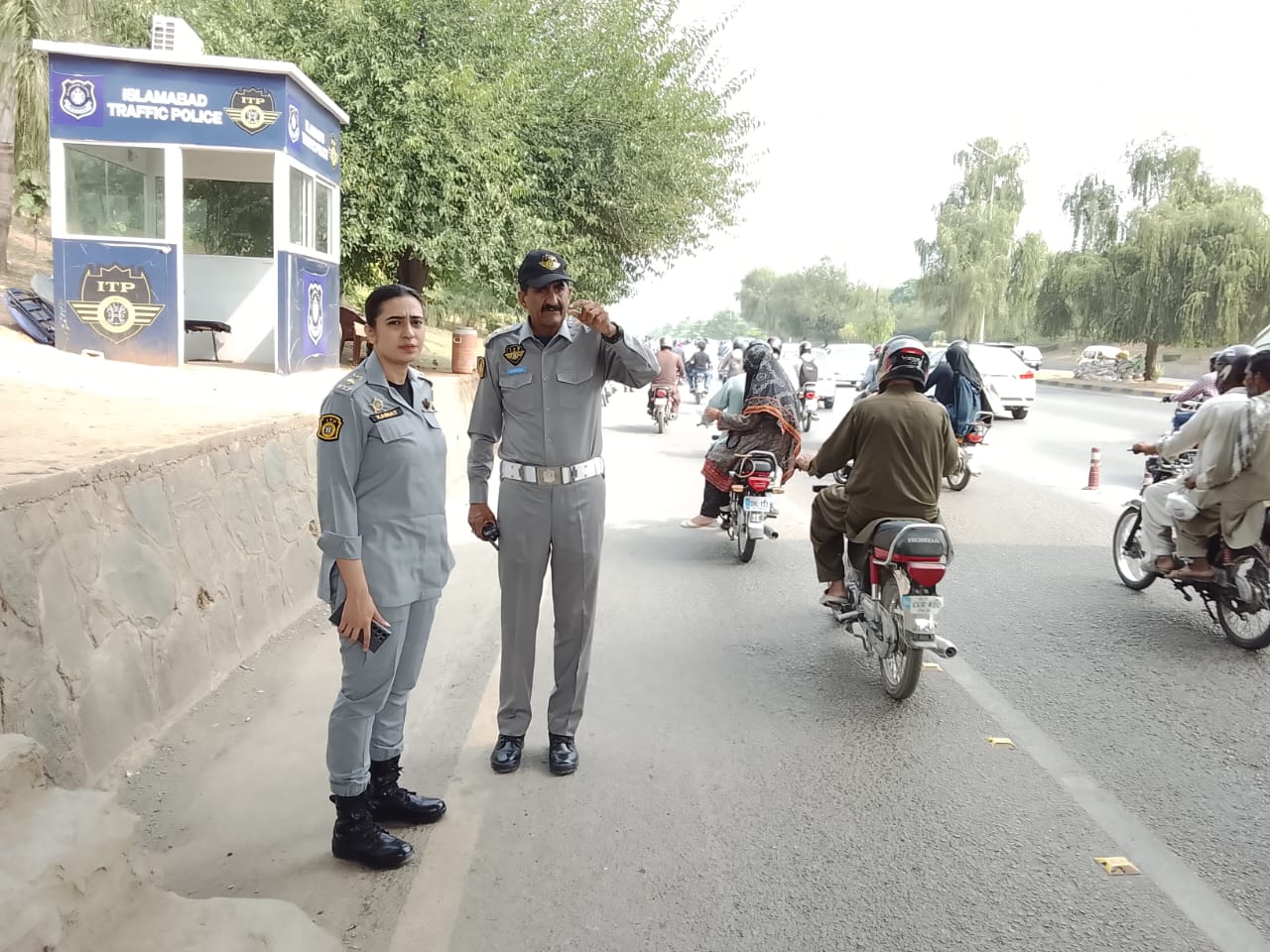 CTO Kainat reviews Faizabad traffic, orders smooth flow during rush hours