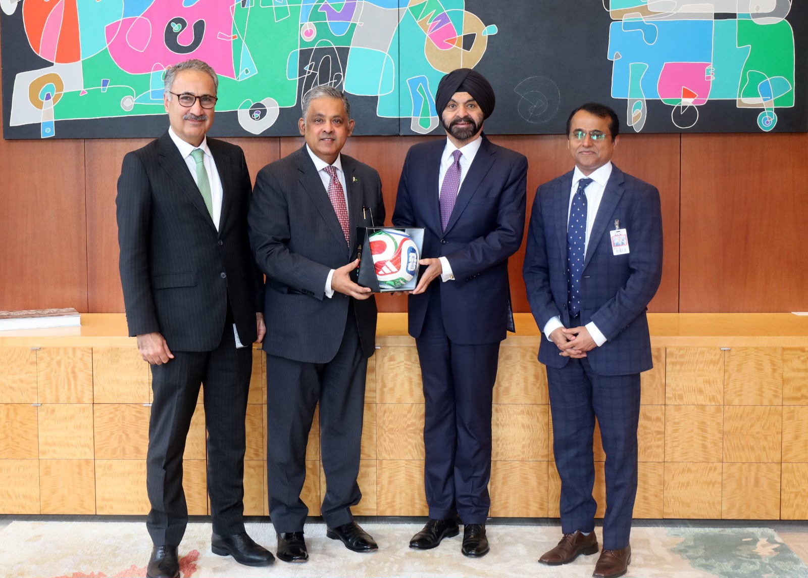 Amb. Sheikh reaffirms Pak’s enduring partnership with WB