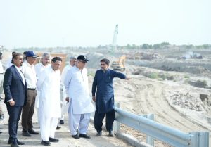 Aleem visits Jalalpur Pirwala section of Motorway, directs speedy completion of projects