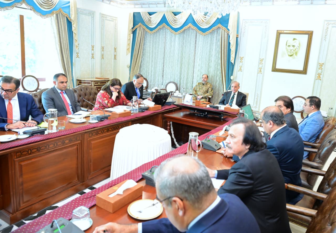 PM calls for timely completion of Railways key projects