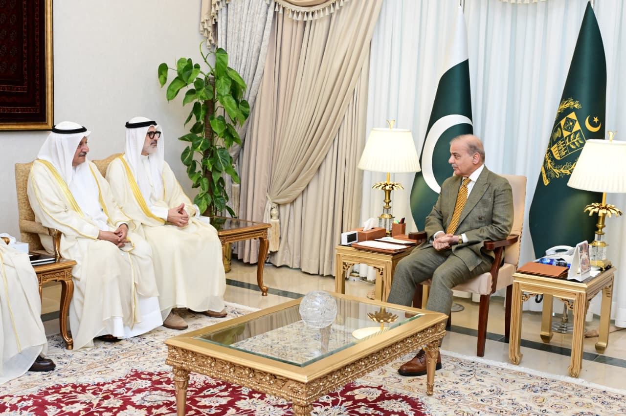 PM reaffirms Pakistan’s solidarity with Kuwait