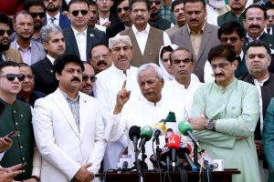 Governor Sindh, Syed Muhammad Nehal Hashmi, talking to the media persons along with Sindh Chief Minister Syed Murad Ali Shah accompanied by his cabinet members after laying the floral wreath on the grave of Quaid-e-Azam Muhammad Ali Jinnah to mark Independence Day celebrations at Mazar-e-Quaid
