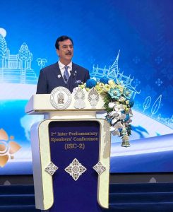 Chairman Senate of Pakistan Syed Yousaf Raza Gilani shakes hands with Samdech Moha Borvor Thipadei Hun Sen, President of the Senate of the Kingdom of Cambodia, during the 2nd Inter-Parliamentary Speakers’ Conference (ISC) in Phnom Penh, Cambodia