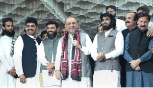 All Pakistan Goods Transporters called off strike & held reception in honor of Federal Minister for Communications Abdul Aleem Khan who addressed participants