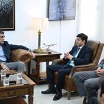 H.E. Hussain Muhammad, Consul General of Pakistan in Dubai, warmly welcomes Mr. Muhammad Awn Chaudhry, Minister of State for Overseas Pakistanis and Human Resource Development, during his visit to the Consulate General of Pakistan in Dubai