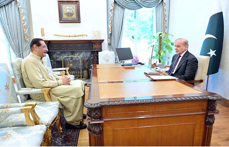 Federal Minister for Defence Production Muhammad Raza Hayat Harraj calls on Prime Minister Muhammad Shehbaz Sharif