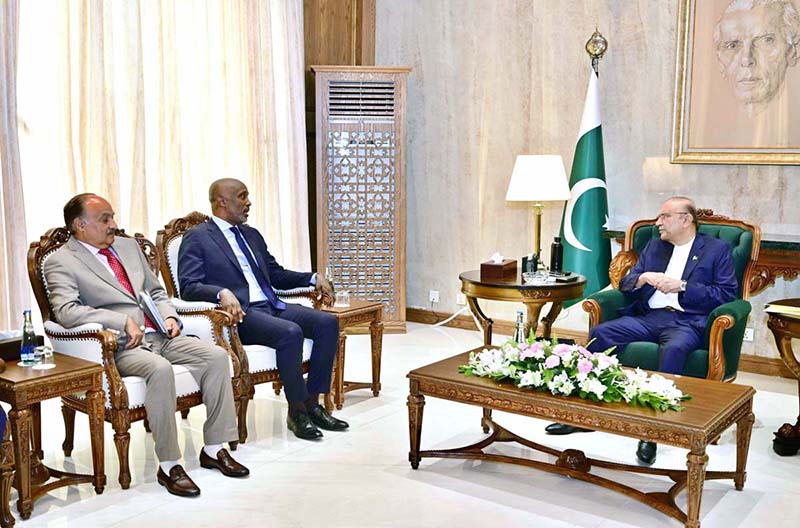 President Asif Ali Zardari talking to United Nations Resident Coordinator in Pakistan Mohamed Yahya, who paid a farewell call on the President at Aiwan-e-Sadr