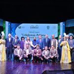 Federal Minister for National Heritage and Culture, Aurangzeb Khan Khichi, Ambassador of Uzbekistan to Pakistan is Alisher Tukhtaev and other dignitaries, in a group photo with the artists and performers during a special cultural concert, “Uzbekistan-Pakistan: Melodies of Friendship and Brotherhood,” hosted by the Embassy of the Republic of Uzbekistan in Pakistan to mark the 35th Anniversary of the Independence of Uzbekistan at PNCA
