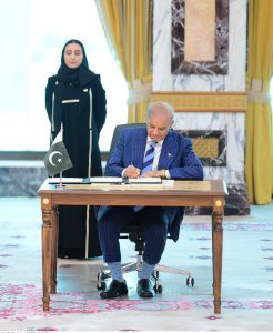 Prime Minister of Islamic Republic of Pakistan, Muhammad Shehbaz Sharif, Prince Mohammed bin Salman bin Abdulaziz Al Saud, Crown Prince and Prime Minister of Saudi Arabia, Recep Tayyip Erdoğan, President of the Republic of Türkiye sign the Makkah Joint Defence Agreement.