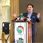 Former Federal Minister of Commerce, Energy and Defense Khurram Dastgir Khan is addressing to at GPCCI Business Network Reception