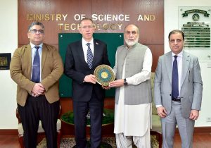 Federal Minister for Science and Technology Khalid Hussain Magsi meets Ambassador of Belarus to Pakistan H.E. Andrei Metelitsa to discuss bilateral cooperation in science and technology.