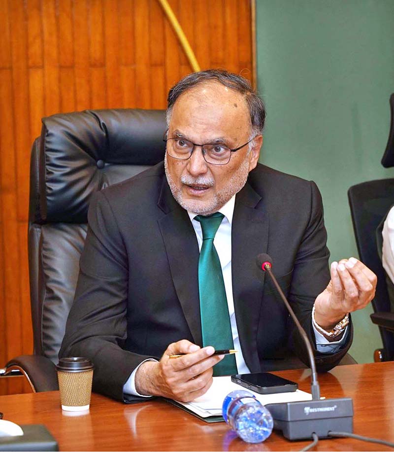 Federal Minister for Planning, Development & Special Initiatives Prof. Ahsan Iqbal addressing a policy dialogue on unlocking Pakistan's high-value automotive export potential under URAAN Pakistan