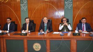Federal Minister for Planning, Development & Special Initiatives Prof. Ahsan Iqbal addressing a policy dialogue on unlocking Pakistan's high-value automotive export potential under URAAN Pakistan