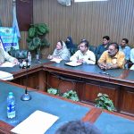 In-charge Federal Ombudsman Regional Office Gujranwala Mushtaq Ahmed Awan heard public complaints against federal departments at MD WASA Committee Room at Jinnah Hall Fort. Most of the complaints were about GEPCO, Sui Gas, Pakistan Post Office, NCCIA, FIA, State Life Insurance, Postal Life Insurance, NADRA, AGPR, Passport Office, PMDC, Pakistan Nursing Council, Railways, State Bank, PTCL and other federal departments. The complainants and officers of the concerned institutions were present during the hearing