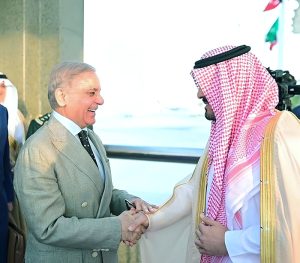 Prince Saud bin Mishaal bin Abdulaziz Deputy Govenor of Makkah region and Minister of Enviornment, Water and Agriculture Eng. Abdulrahman Abdulmohsen AlFadley receive Prime Minister Muhammad Shehbaz Sharif and the Pakistani delegation upon arrival in Jeddah.