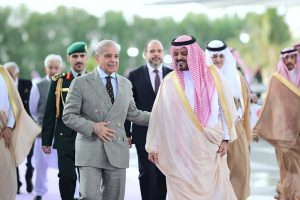 Prince Saud bin Mishaal bin Abdulaziz Deputy Govenor of Makkah region and Minister of Enviornment, Water and Agriculture Eng. Abdulrahman Abdulmohsen AlFadley receive Prime Minister Muhammad Shehbaz Sharif and the Pakistani delegation upon arrival in Jeddah.