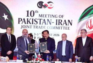 Federal Minister for Commerce Jam Kamal Khan and Iran’s Minister of Industry, Mines and Trade, Dr. Mohammad Atabak, exchange the signed Agreed Minutes of the 10th Pakistan-Iran Joint Trade Committee.