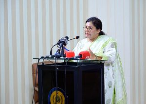 Ms. Raisa Adil, Principal Information Officer (PIO), PID, addressing the participants of the Climate Change Journalists Capacity Building Workshop at Information Services Academy.