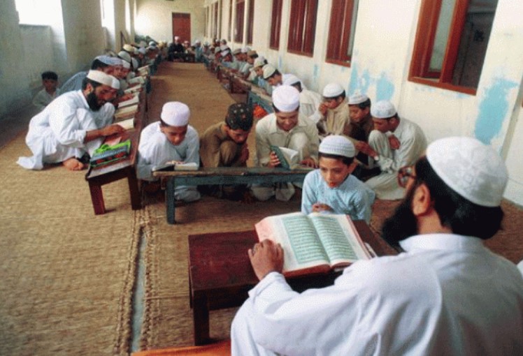 Concrete roadmap established to resolve issue of religious seminaries' bank accounts