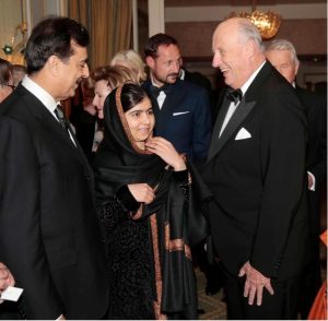 Gilani leads delegation for courtesy call on King Norodom Sihamoni