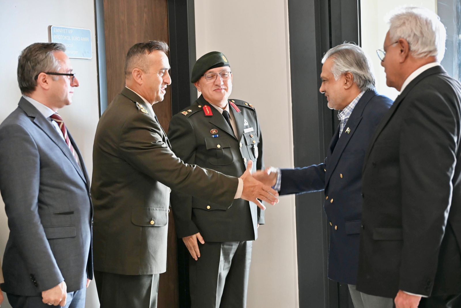 DPM/FM Dar arrives in Turkiye for official engagements