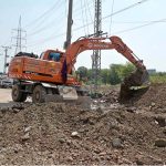Heavy machinery is being used for the rehabilitation and widening of the Islamabad Expressway Service Road. The Capital Development Authority (CDA) is executing a major infrastructure plan to construct and upgrade a 9-kilometer service road stretch spanning from Faizabad Interchange to Gulberg Greens
