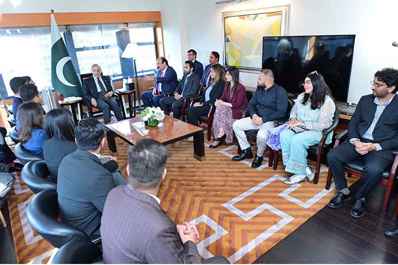 Delegation of Young Pakistani Leaders and Entrepreneurs Meets Prime Minister Shehbaz Sharif