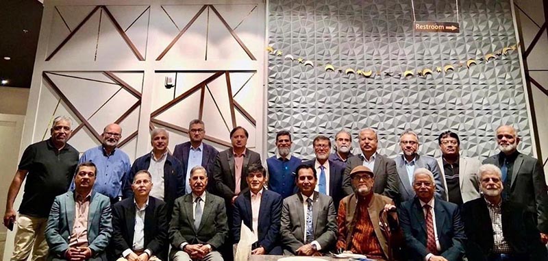 High Commissioner Muhammad Saleem in a group photo with Ottawa-based engineering professsionals
