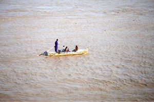 A large number of people enjoy their visit to the Indus River in Jamshoro