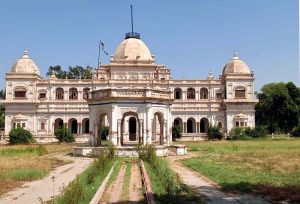 A view of the historic Sadiq Garh Palace in Dera Nawab, Bahawalpur, a magnificent landmark reflecting the region’s royal heritage and a blend of Islamic, South Asian and European architectural styles. Built during the reign of Nawab Sadiq Muhammad Khan IV in the late 19th century, the palace stands as a symbol of the rich history and cultural heritage of the Nawabs of Bahawalpur