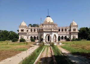 A view of the historic Sadiq Garh Palace in Dera Nawab, Bahawalpur, a magnificent landmark reflecting the region’s royal heritage and a blend of Islamic, South Asian and European architectural styles. Built during the reign of Nawab Sadiq Muhammad Khan IV in the late 19th century, the palace stands as a symbol of the rich history and cultural heritage of the Nawabs of Bahawalpur