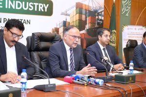Federal Minister for Planning, Development & Special Initiatives Ahsan Iqbal chairs the third session of the Strategic Dialogue Series on "Unlocking Pakistan's High-Value Export Potential", a roundtable conference with agriculture sector stakeholders.