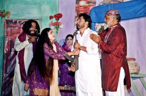 Artists perform in the Sindhi drama “Mandi Jin Jay Mann Main” during the Sindh Theatre Festival 2026 at the Z.A. Bhutto Open-Air Theatre, Arts Council Larkana.