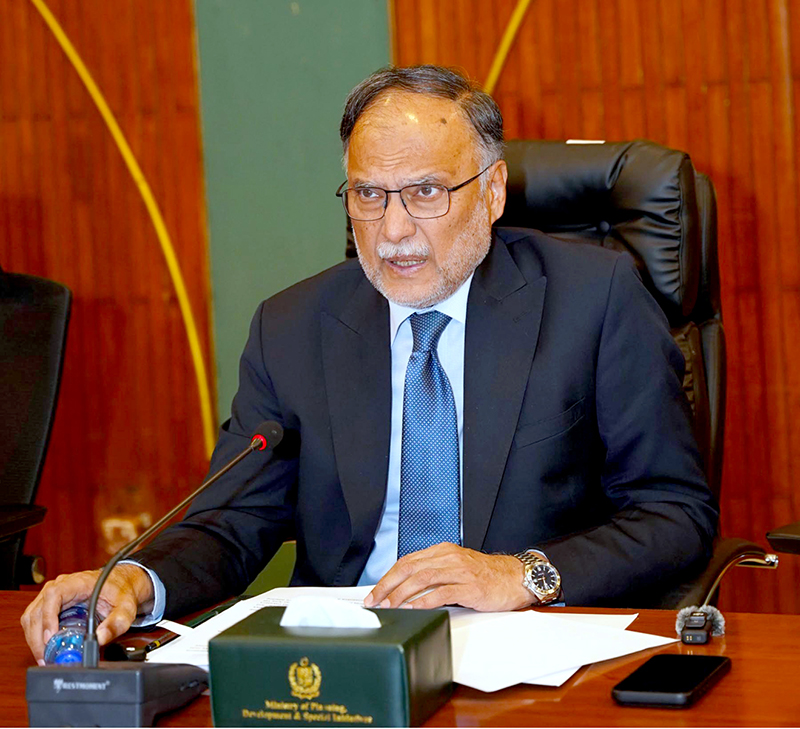 Federal Minister for Planning, Development and Special Initiatives Ahsan Iqbal chairing a multi-party consultative session on civil service reforms