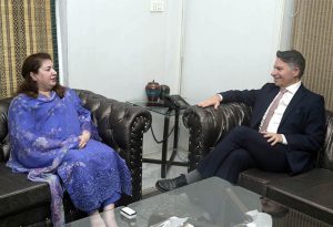 Ambassador of Portugal in Pakistan, Paulo Miguel Guedes Domingues meeting with Acting Managing Director of Associated Press of Pakistan (APP) Sabeen Usman Khattak at APPC Headquarters.