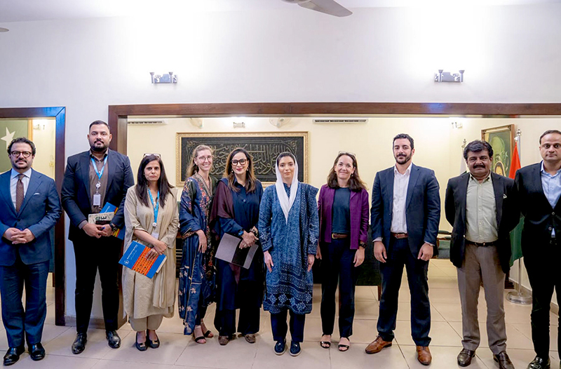 First Lady Bibi Asifa Bhutto Zardari, MNA, in a group photograph with the delegation of the United Nations World Food Programme (WFP), led by Representative and Country Director WFP Pakistan Ms. Anita Hirsch following their meeting